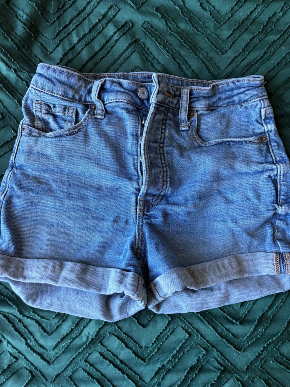 Old Navy Light Blue Cuffed Denim Shorts - Women